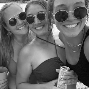 Meet your Posher, Sabrina